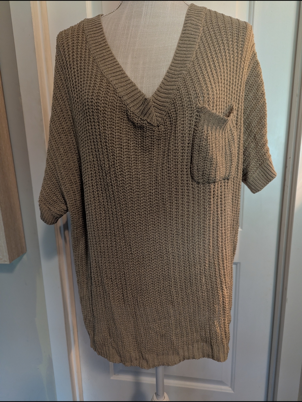 BiBi Women's V-Neck Short Sleeve Knit Sweater in Taupe
